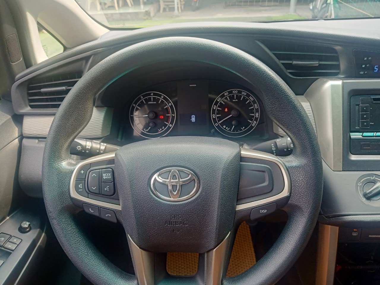 Toyota Innova E 2016